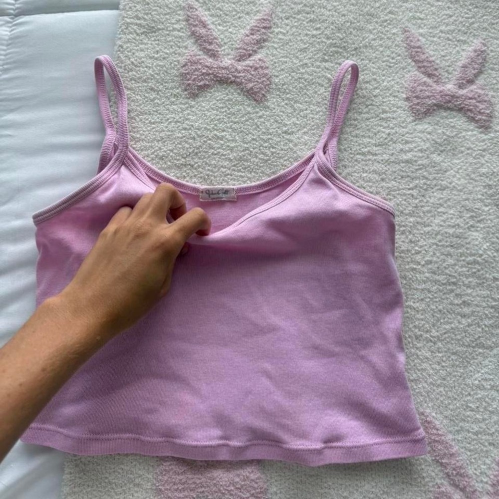 Bubblegum pink Brandy Melville‎ cropped tank top - Picture 7 of 7